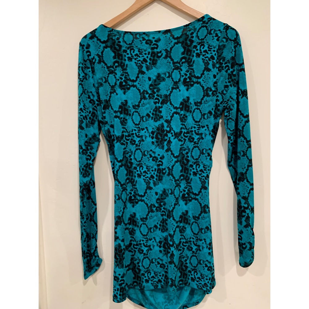 Lane Bryant Teal Snakeskin Cutout Ruched Front Long Sleeve Top Plus Size 14/16 - Picture 3 of 7